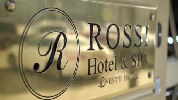 Sint-Petersburg, Rusland-17 maart 2018: Rossi hotel plaat — Stockvideo