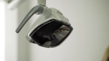 Stomatology diş sandalye üzerinde Lambada