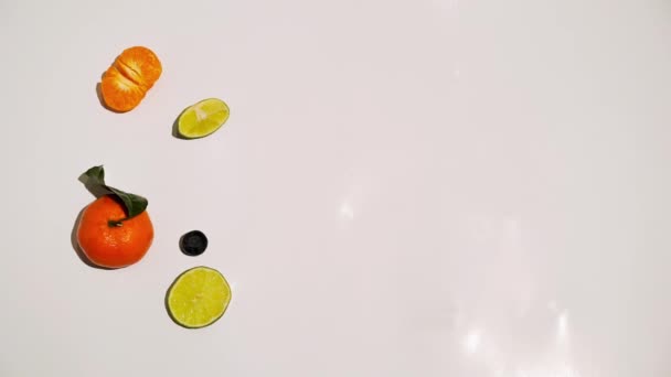 Gyümölcsök animált elszigetelt fehér background — Stock videók