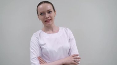 Doktor beyaz arka plan poz