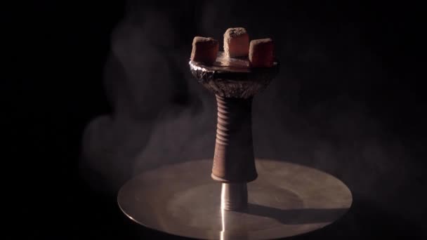 Hookah bowl with coals and smoke — Stock Video