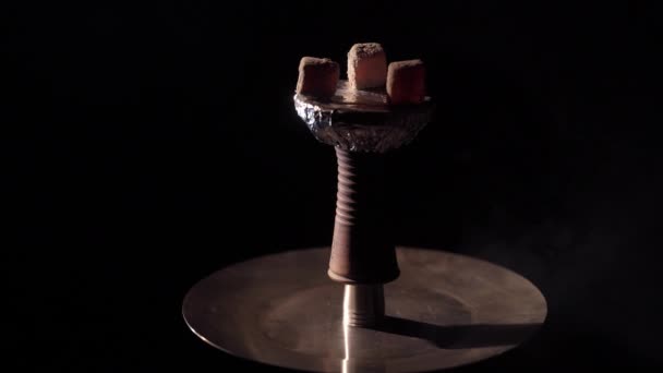 Hookah bowl with coals and smoke — Stock Video