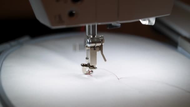 Bordado de la máquina de coser — Vídeo de stock