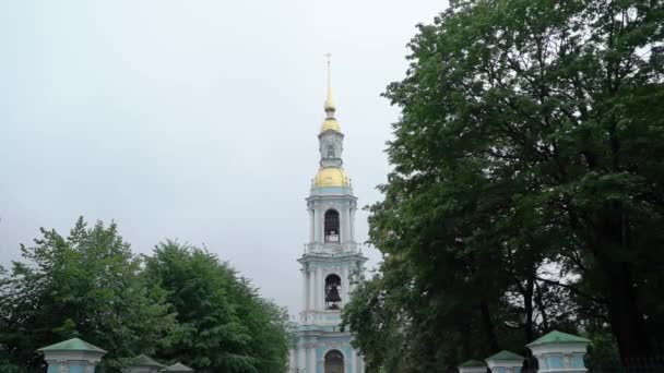 Nikolsky marinekathedrale in saint-petersburg glockenturm. — Stockvideo