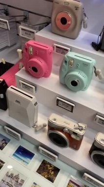 New York, Usa - 1 Ekim 2019: dikey video. Nyc 'deki Bh Fotoğraf Video Dükkanı.