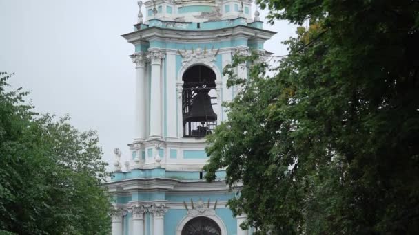 Catedral da Marinha Nikolsky em Saint-Petersburg torre sineira . — Vídeo de Stock