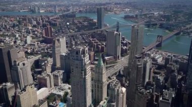 New York 'ta hava manzarası. Şehir merkezi, Hudson Körfezi, Brooklyn Köprüsü ve Aşağı Manhattan Kuleleri..