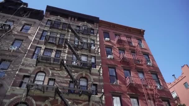 Jalan-jalan tengah kota di Manhattan . — Stok Video