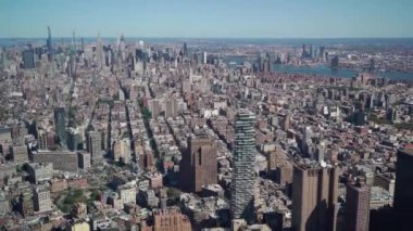 New York 'ta hava manzarası. Şehir merkezi, Hudson Körfezi, Brooklyn Köprüsü ve Aşağı Manhattan Kuleleri..