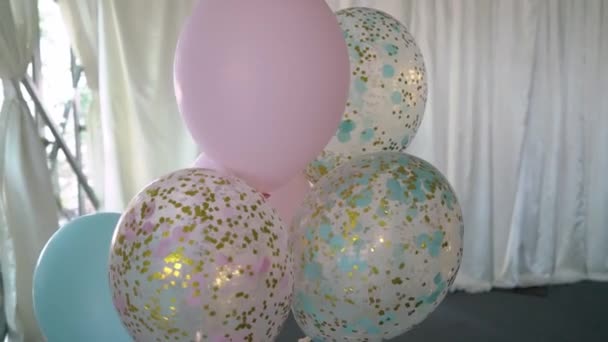 Balões na festa decorados . — Vídeo de Stock