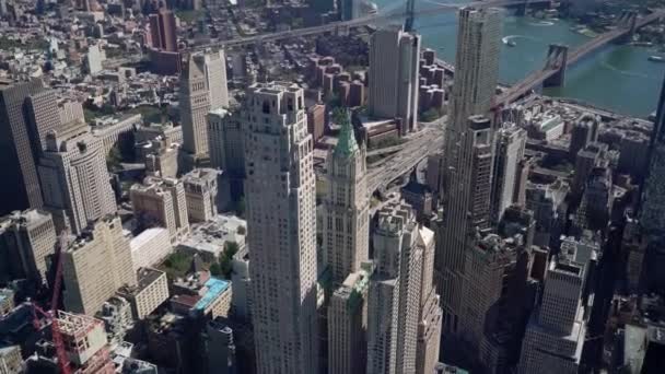 뉴욕 시의 항공 사진. 다운타운, 허드슨 베이, 브루클린 브릿지와 맨해튼 아래의 타워. — 비디오