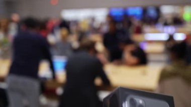 New York, Usa - 1 Ekim 2019: iphone 11 Pro Max Beşinci Cadde 'deki Apple mağazasında..