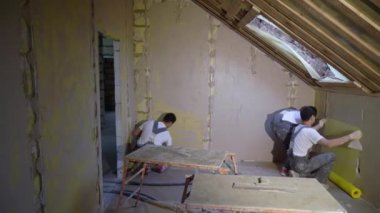 Havan sıva makinesi. Otomatik sıva. Ev ya da apartman onarımı ya da tadilatı. İnşaatçı