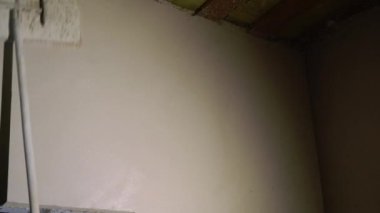 Havan sıva makinesi. Otomatik sıva. Ev ya da apartman onarımı ya da tadilatı. İnşaatçı