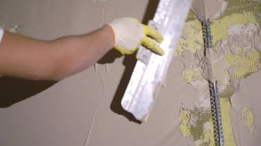 Havan sıva makinesi. Otomatik sıva. Ev ya da apartman onarımı ya da tadilatı. İnşaatçı