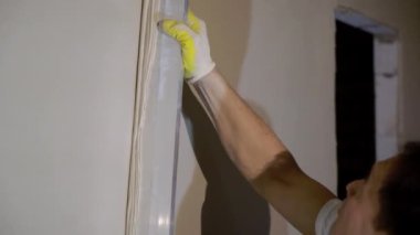 Havan sıva makinesi. Otomatik sıva. Ev ya da apartman onarımı ya da tadilatı. İnşaatçı