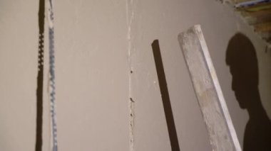 Havan sıva makinesi. Otomatik sıva. Ev ya da apartman onarımı ya da tadilatı. İnşaatçı