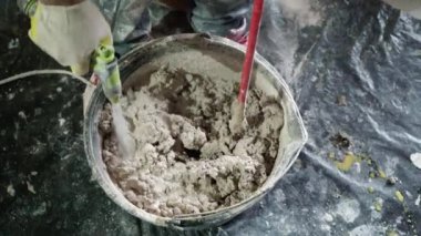 Havan sıva makinesi. Otomatik sıva. Ev ya da apartman onarımı ya da tadilatı. İnşaatçı