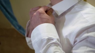 Buttoning beyaz gömlek uzun kol