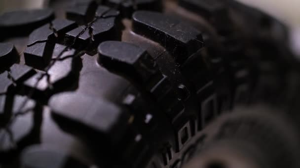 Offroad tires and wheels of rc model suv car — Stock Video