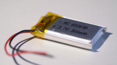 Cihaz elektroniği için pil paketi. DIY mühendislik elektronik bileşenleri