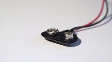 9V hücreler için pil kutusu. Alkalin gücü için plastik kutu tutucu