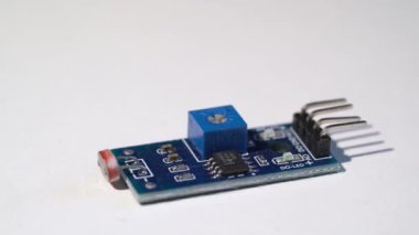Işığı tespit etmek için fotoresterör. Ölme mühendisliği için elektronik bileşenler