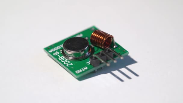 Módulo receptor y transmisor para componentes electrónicos arduino — Vídeo de stock
