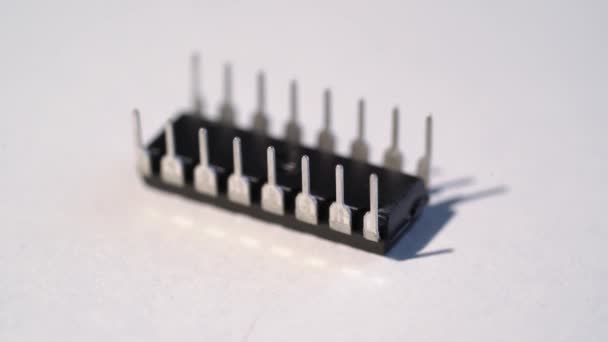 Microprocessore del microprocessore del micro schema arduino elettronico del fai da te della immersione di 16 pin — Video Stock