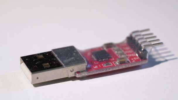 Dispositif de programmation pour microprocesseur microcontrôleur avec USB pour arduino — Video