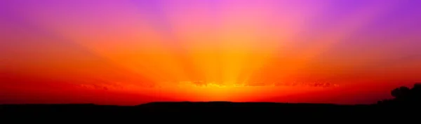 Красный Оранжевый Фиолетовый Закат — стоковое фото