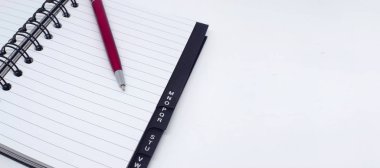 notlar için yazı, not defteri ve kalem,