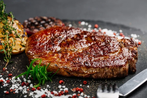 Beef rump steak from marble beef medium rare with grilled lemon — Stock Photo, Image