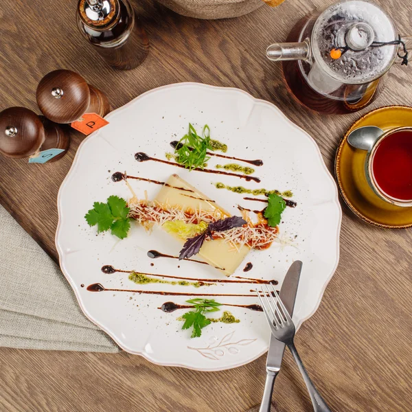 Lasagna with beef and cheese — Stock Photo, Image