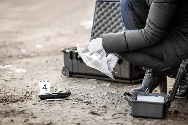 Onderzoek van de scène van de misdaad — Stockfoto