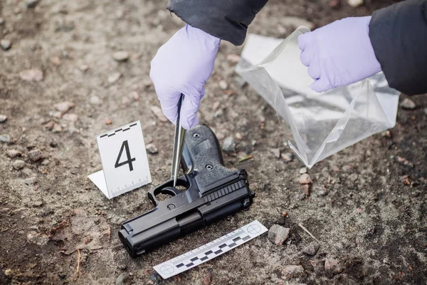 Investigación de la escena del crimen - recopilación de pruebas — Foto de Stock