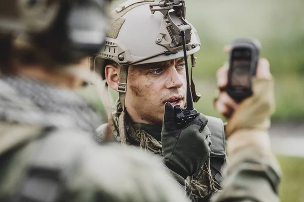 Soldiers Holding Gps Hand Determines Location Coordinates — Stock Photo, Image