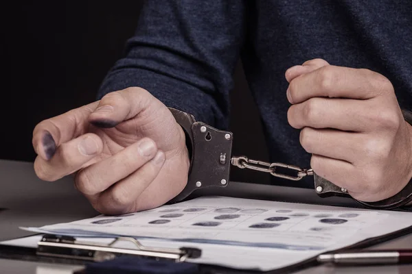 Hands with handcuffs — Stock Photo, Image