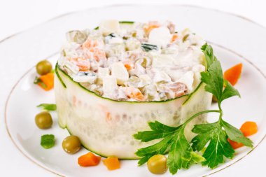 Salata olivieri tabakta 