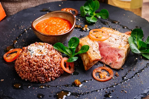 Tuna steak grilled — Stock Photo, Image