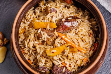 et ve sebzeli pilav