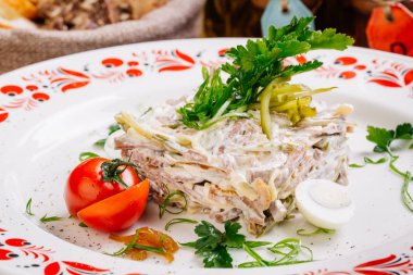 Haşlanmış Dana dil salata 