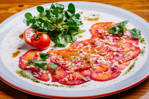 Beyaz tabakta yasaktır somon