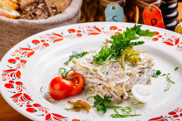 Ensalada de lengua de ternera hervida — Foto de Stock