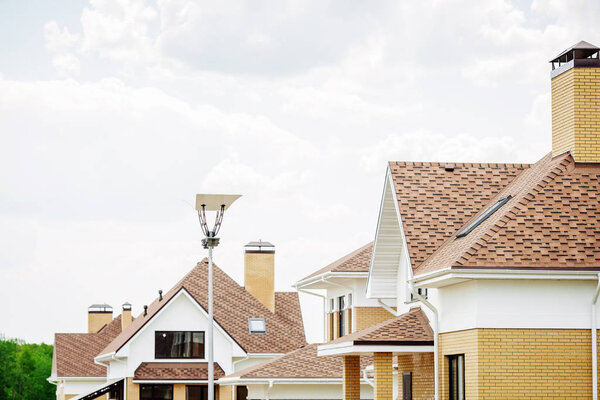 Незаконченный кирпичный дом в Европе
