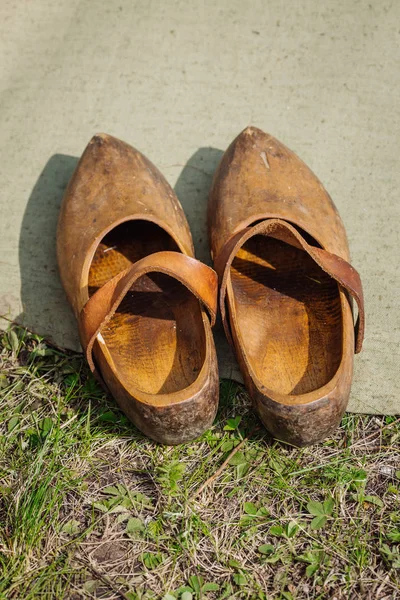 Botas holandesas de madera antiguas — Foto de Stock