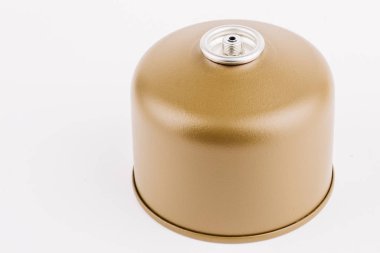Bütan kamp gaz kartuş üzerinde beyaz izole