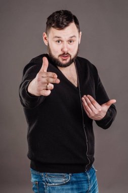 silah jest yaparak işadamı 