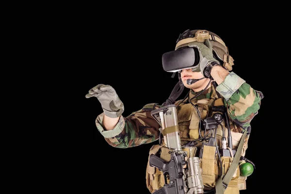 仮想現実の眼鏡を身に着けている兵士 軍隊および技術の概念 — ストック写真