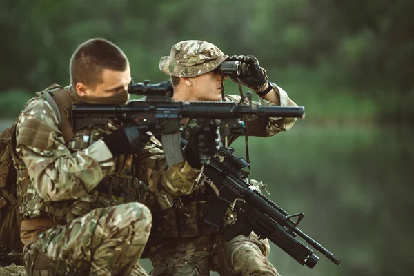 Soldados Las Fuerzas Especiales Británicas Con Armas Participan Maniobras Militares —  Fotos de Stock